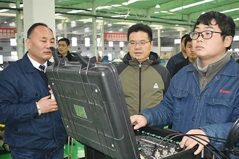 徐州市委常委、常務(wù)副市長王劍鋒到公司調(diào)研