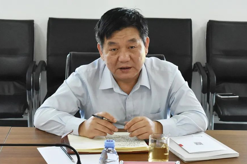 安慶市招商中心主任汪久清一行蒞臨鑫科機(jī)器人參觀考察