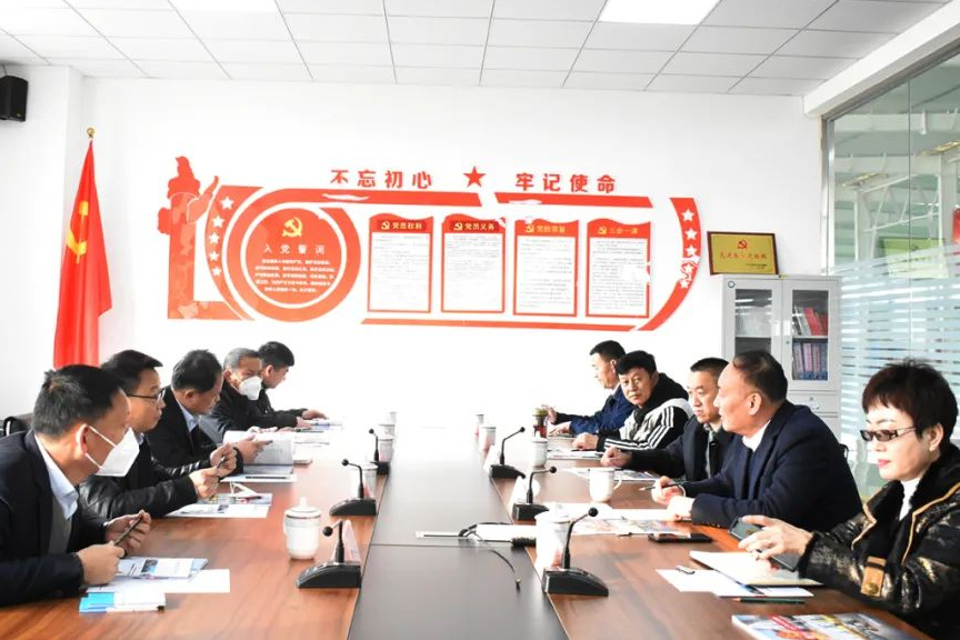 都昌縣委常委、縣委宣傳部部長湛遠宇一行蒞臨鑫科機器人參觀考察